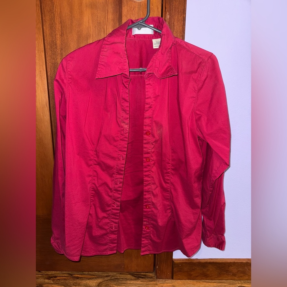 Small GNW pink button up top